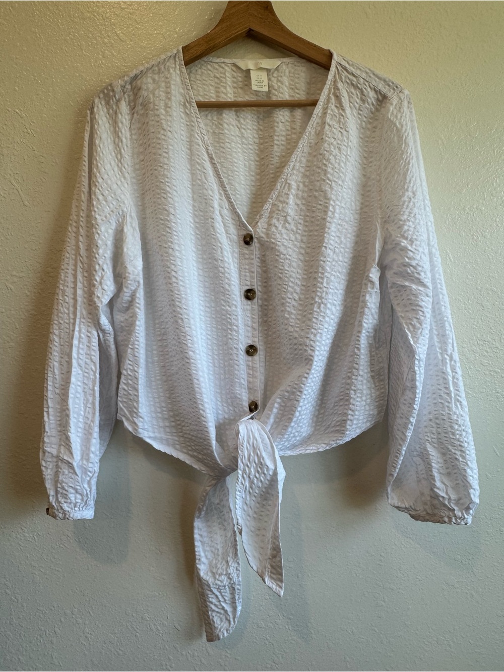 Like New H&M Lightweight White Tie Waist Button Up Blouse | Size 12